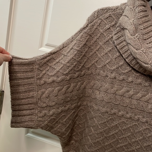 BCBG NWT small wool blend short sleeve poncho cowl neck - Picture 4 of 14